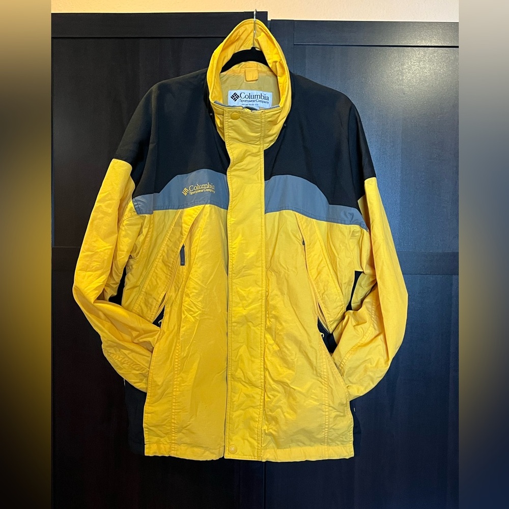 Columbia Sportswear Men’s Boulder Ridge jacket / windbreaker. Yellow, black. L